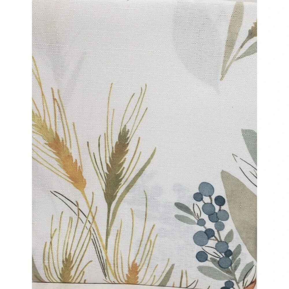 1 Printed Fabric Tablecloth, 60